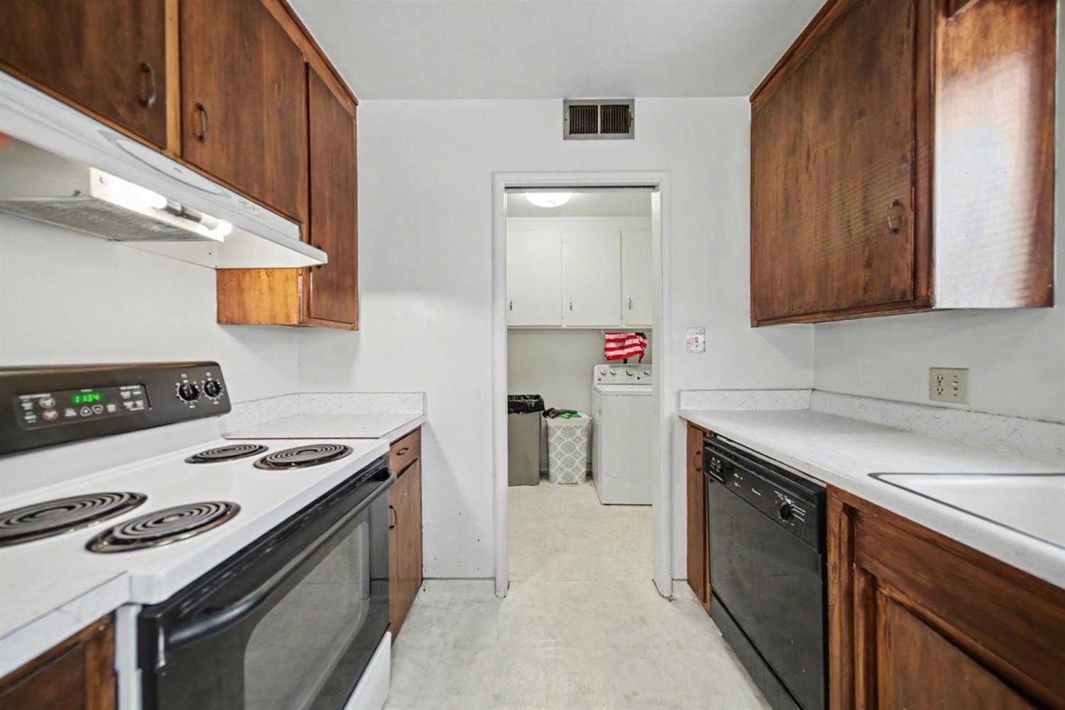 1533 1535 W Rumble Rd, Modesto, CA 95350
