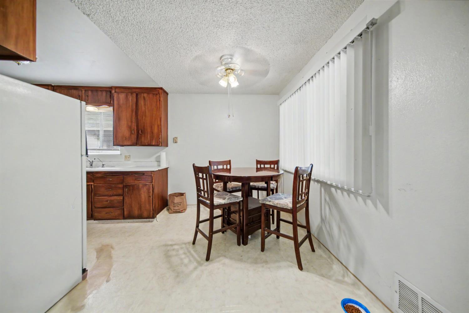 1533 1535 W Rumble Rd, Modesto, CA 95350