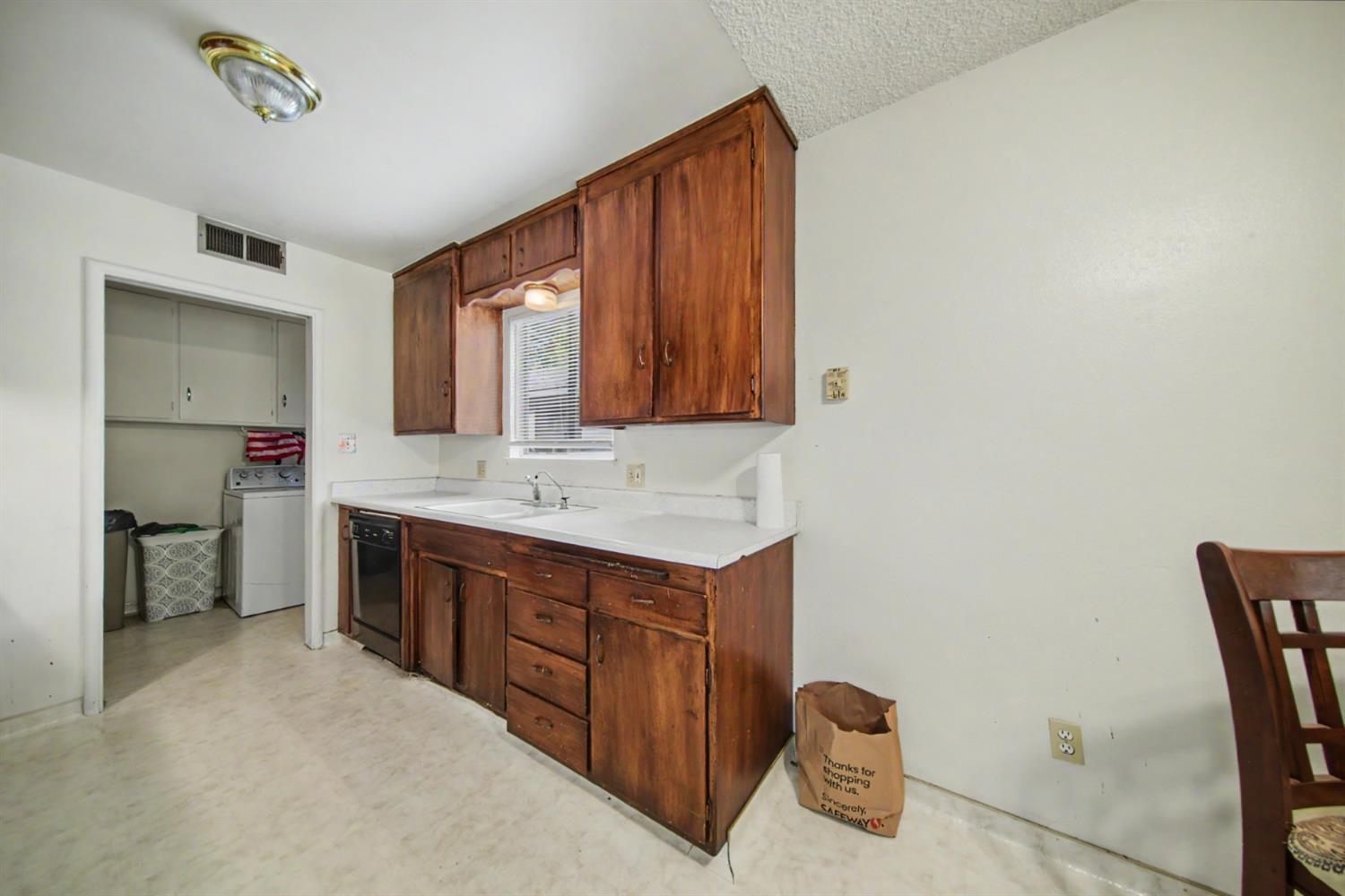 1533 1535 W Rumble Rd, Modesto, CA 95350