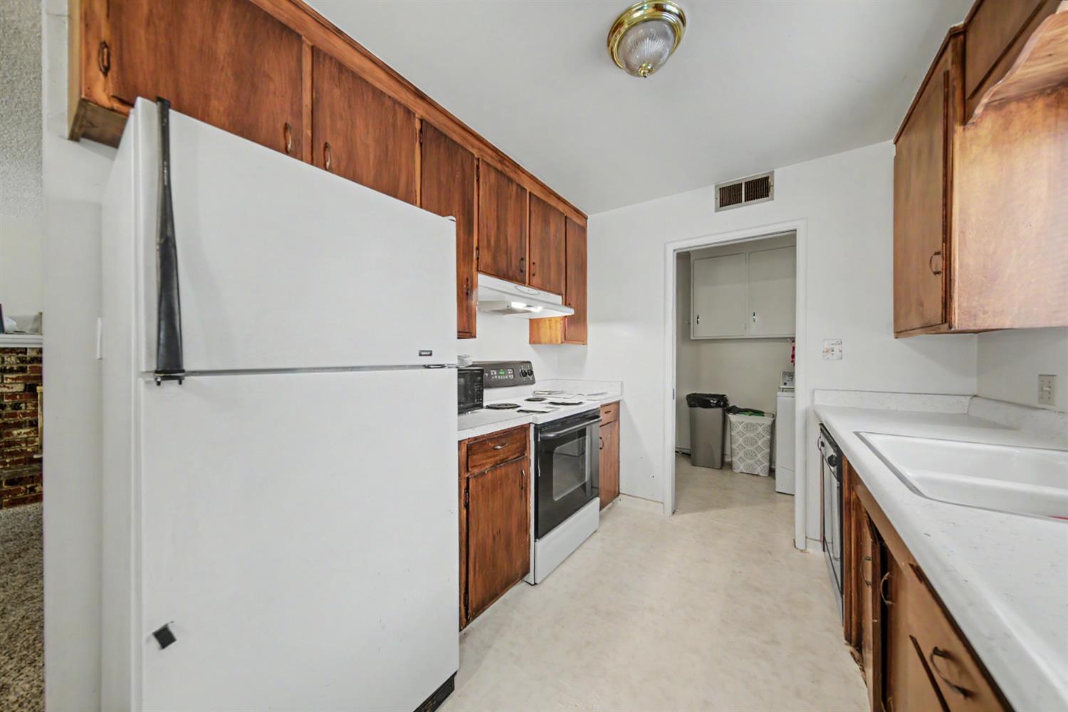 1533 1535 W Rumble Rd, Modesto, CA 95350