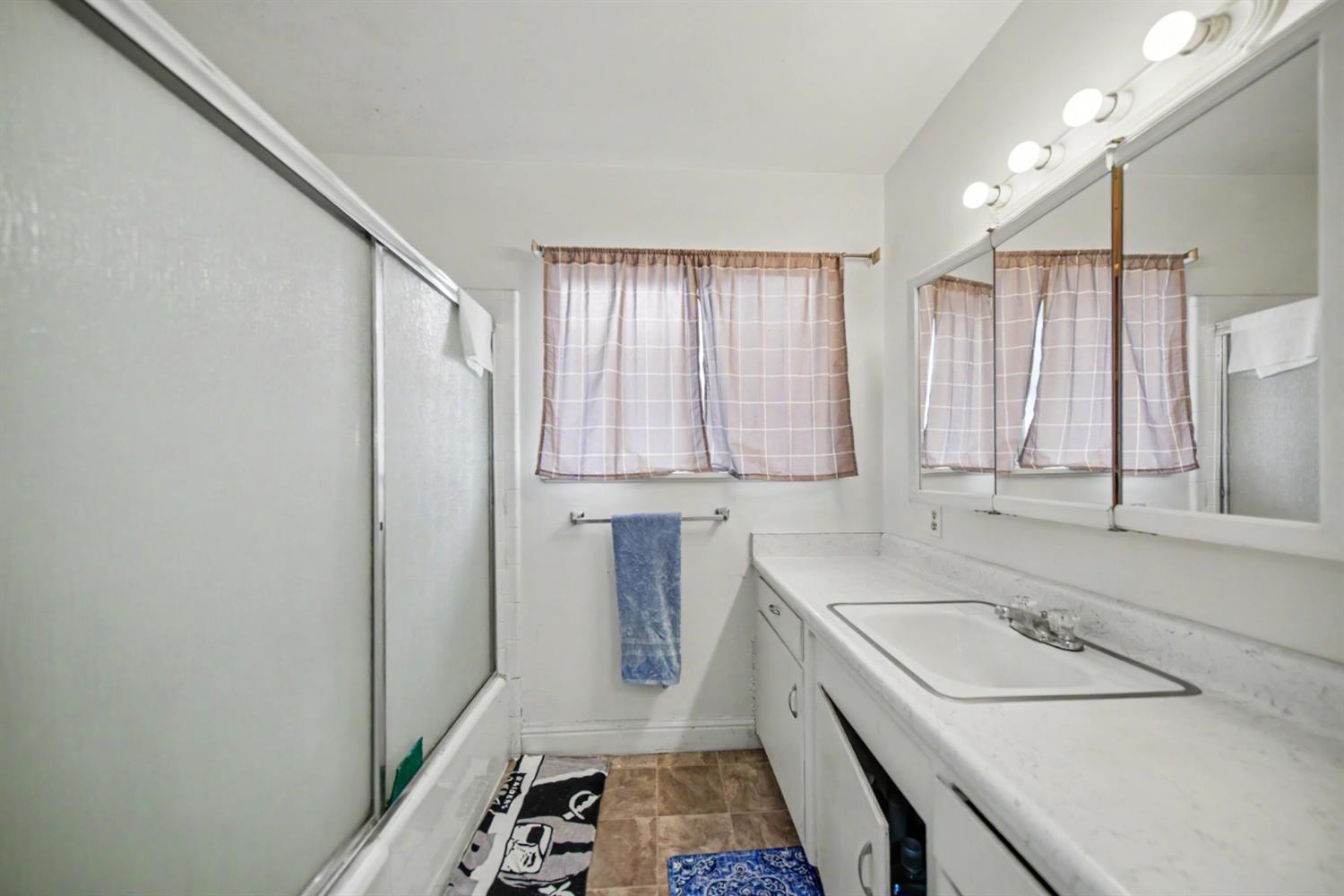 1533 1535 W Rumble Rd, Modesto, CA 95350