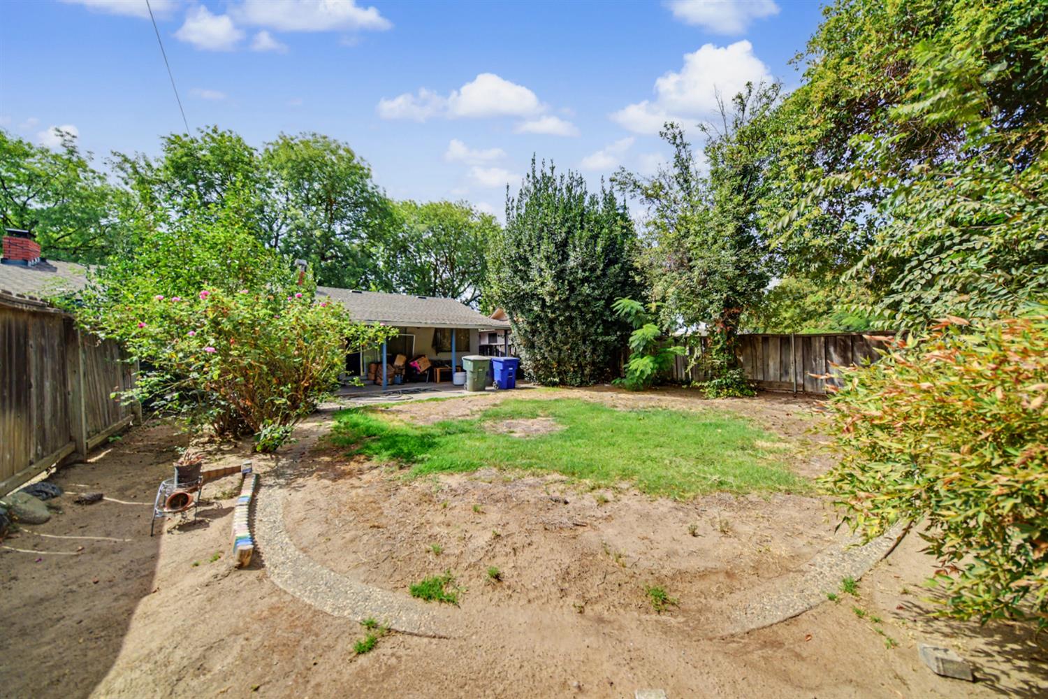 1533 1535 W Rumble Rd, Modesto, CA 95350