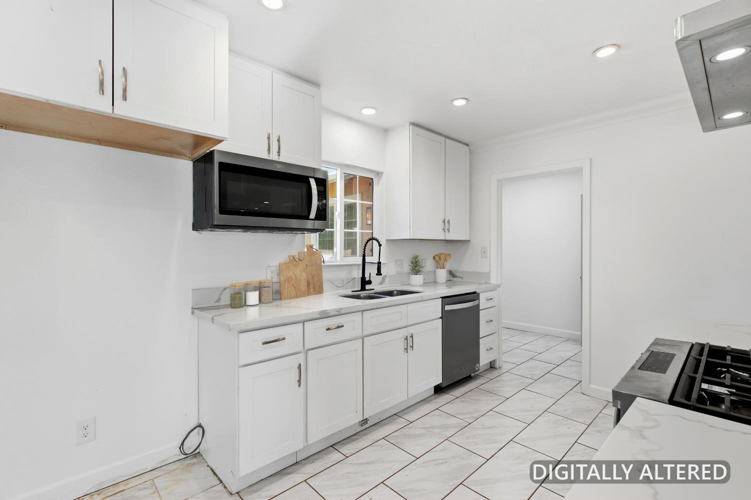 553 Lincoln Ave, Modesto, CA 95354