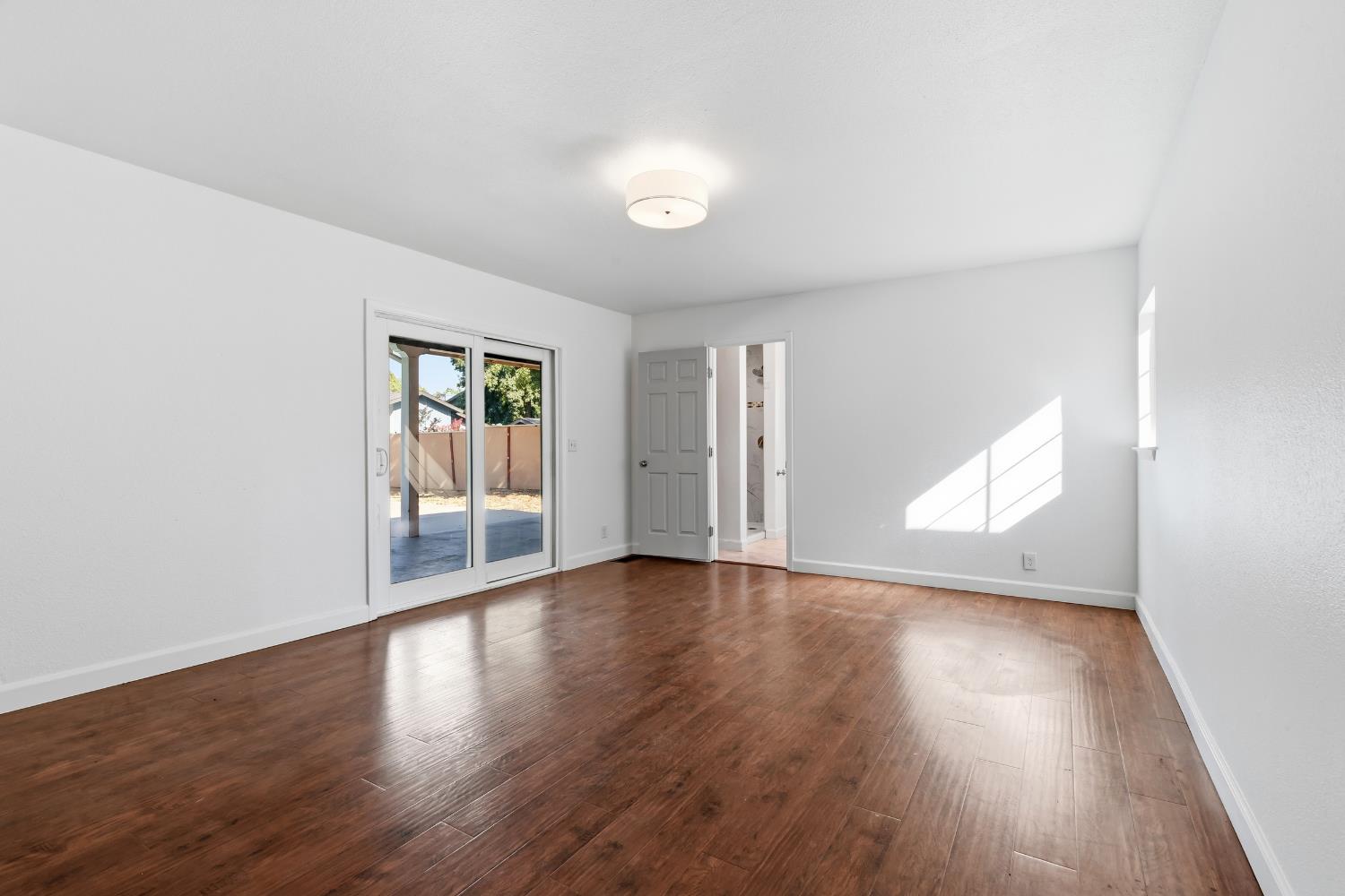 553 Lincoln Ave, Modesto, CA 95354