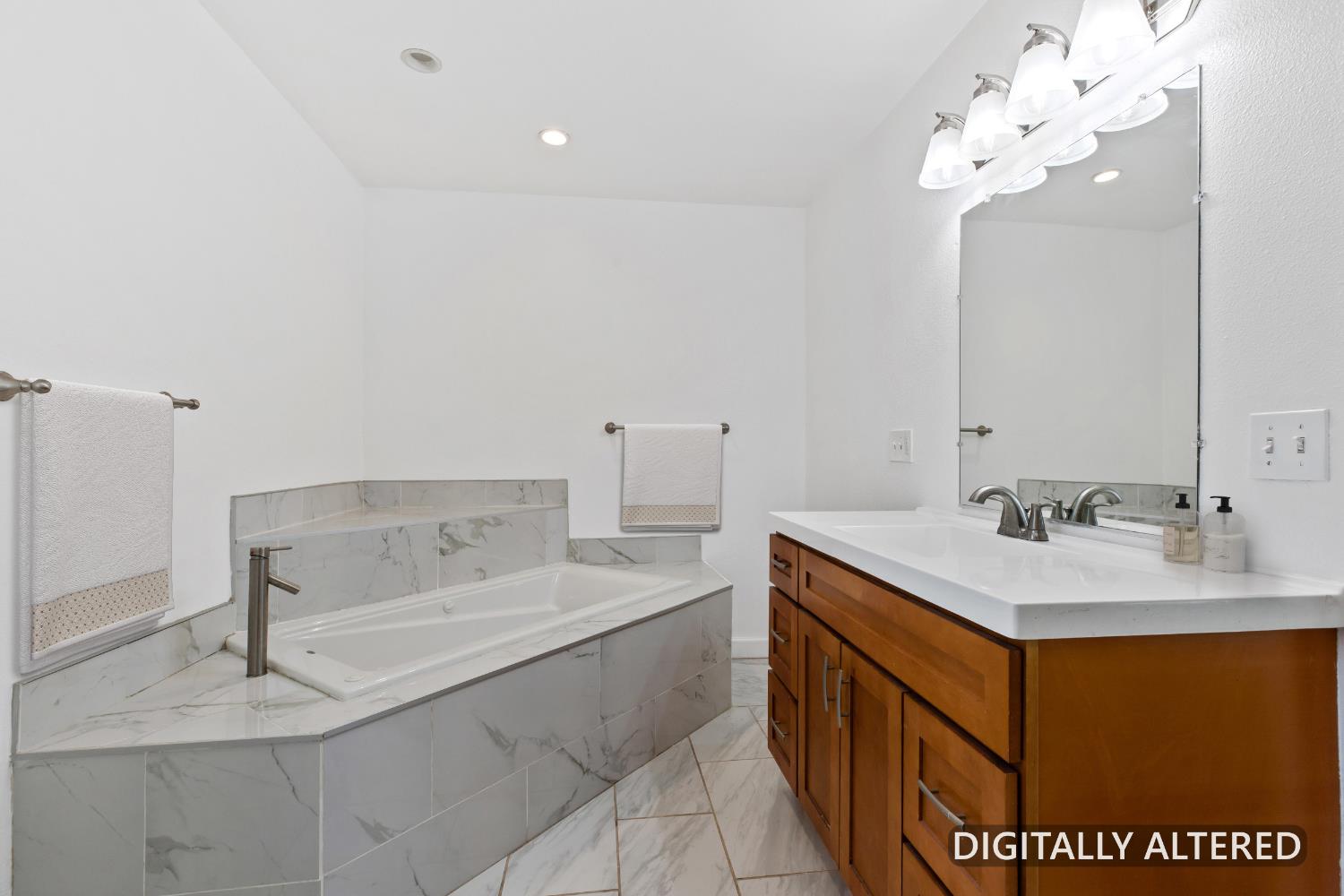 553 Lincoln Ave, Modesto, CA 95354