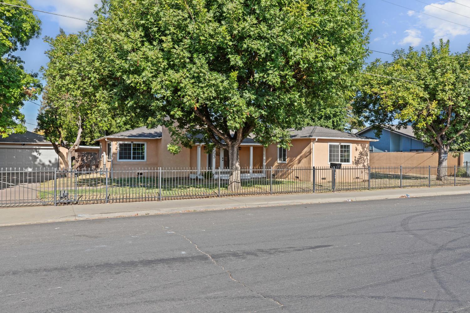 553 Lincoln Ave, Modesto, CA 95354