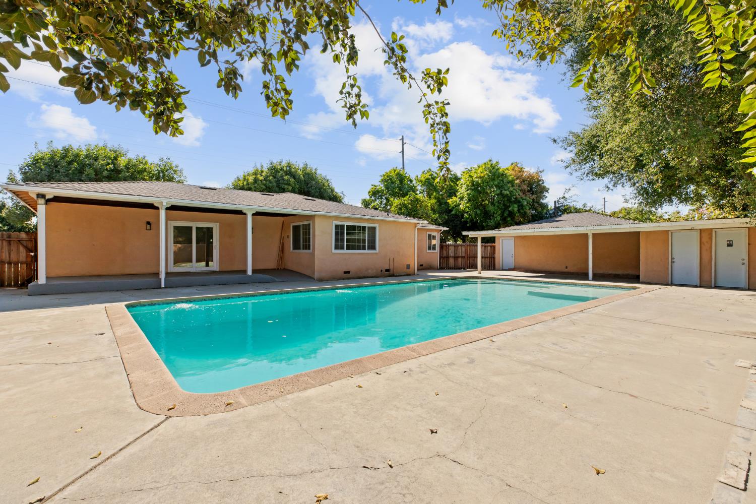 553 Lincoln Ave, Modesto, CA 95354