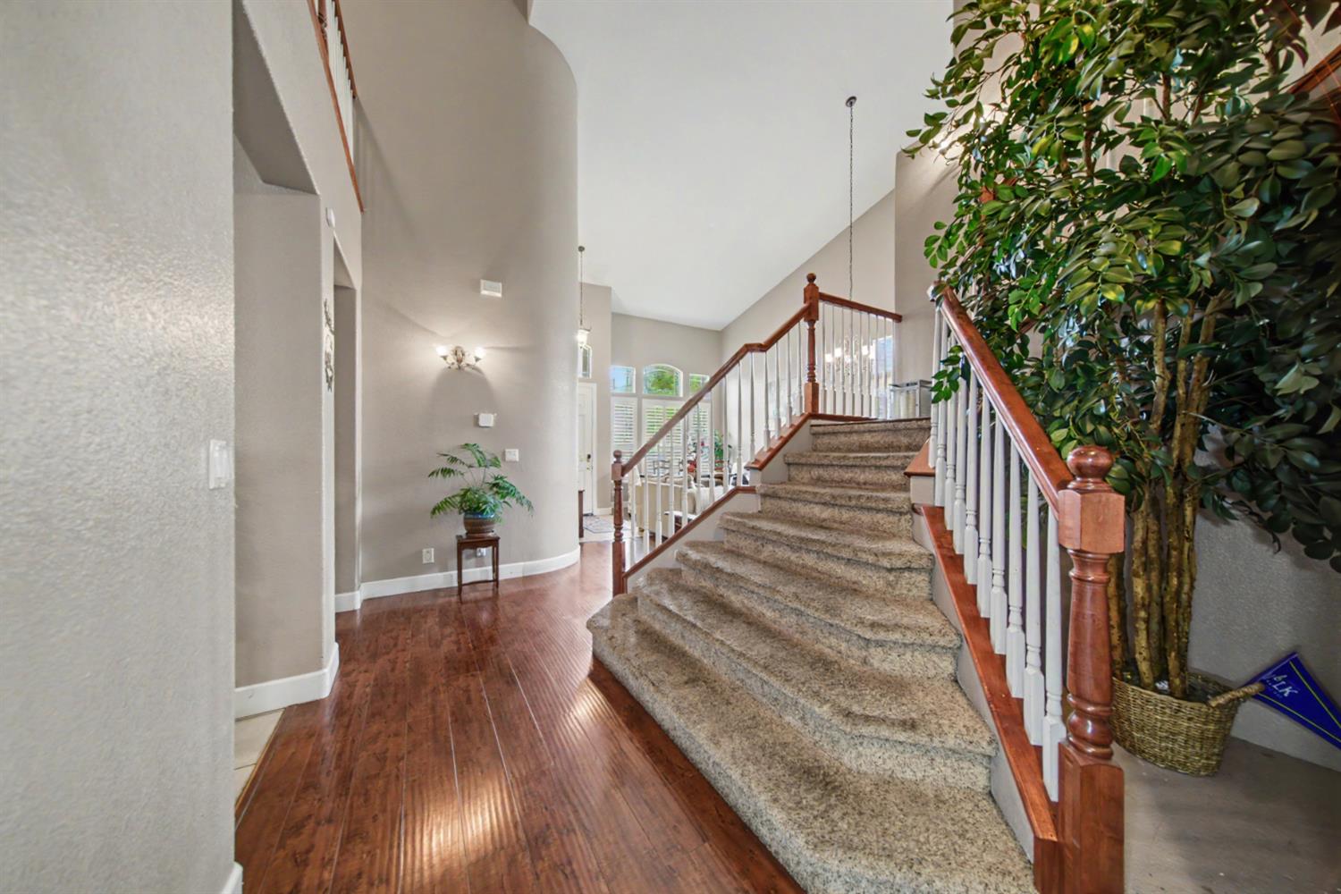 2226 Ryanlee Dr, Riverbank, CA 95367