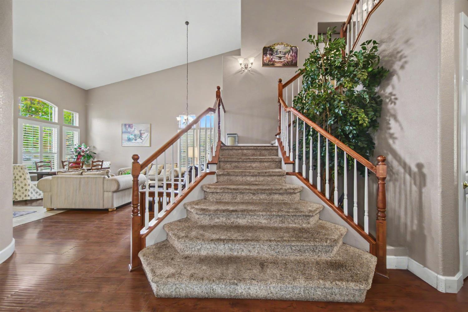 2226 Ryanlee Dr, Riverbank, CA 95367