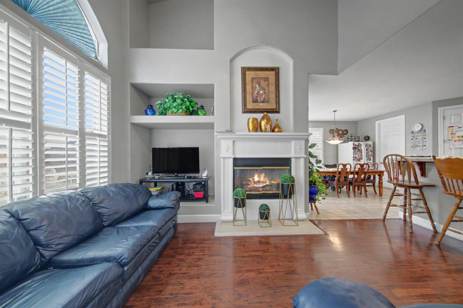 2226 Ryanlee Dr, Riverbank, CA 95367
