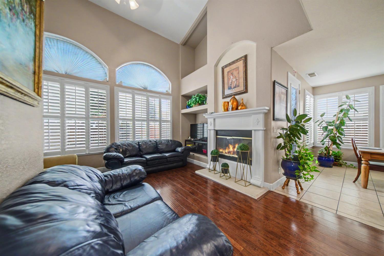 2226 Ryanlee Dr, Riverbank, CA 95367