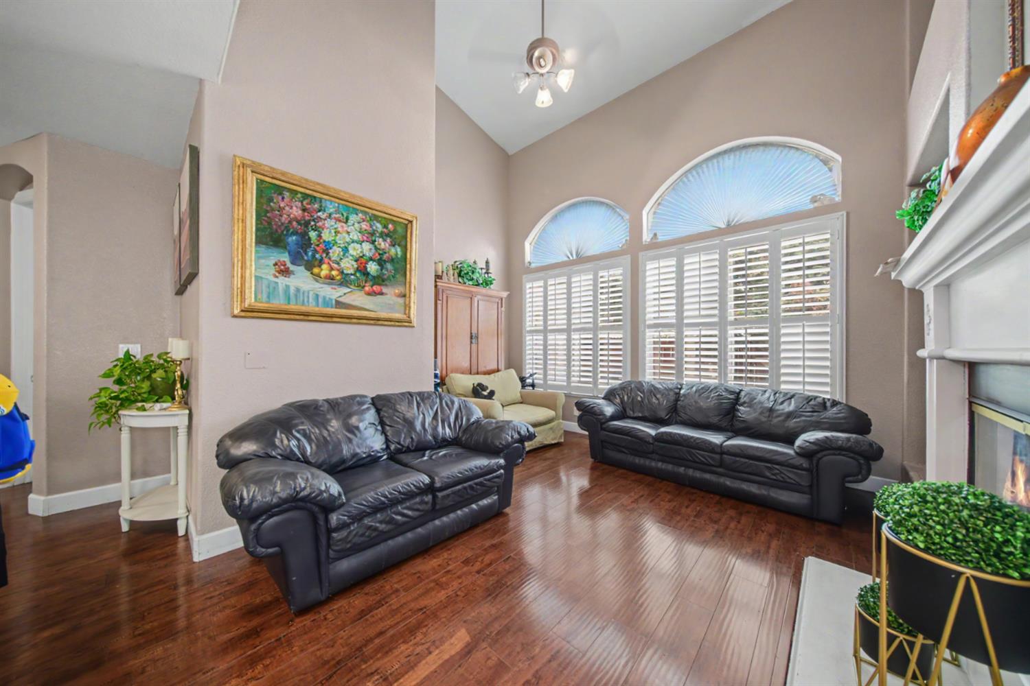 2226 Ryanlee Dr, Riverbank, CA 95367