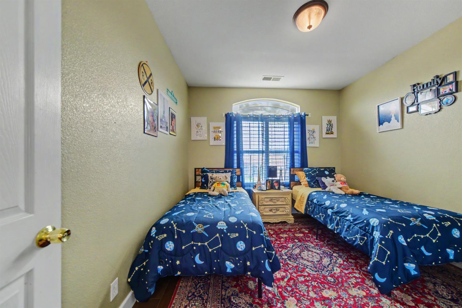 2226 Ryanlee Dr, Riverbank, CA 95367