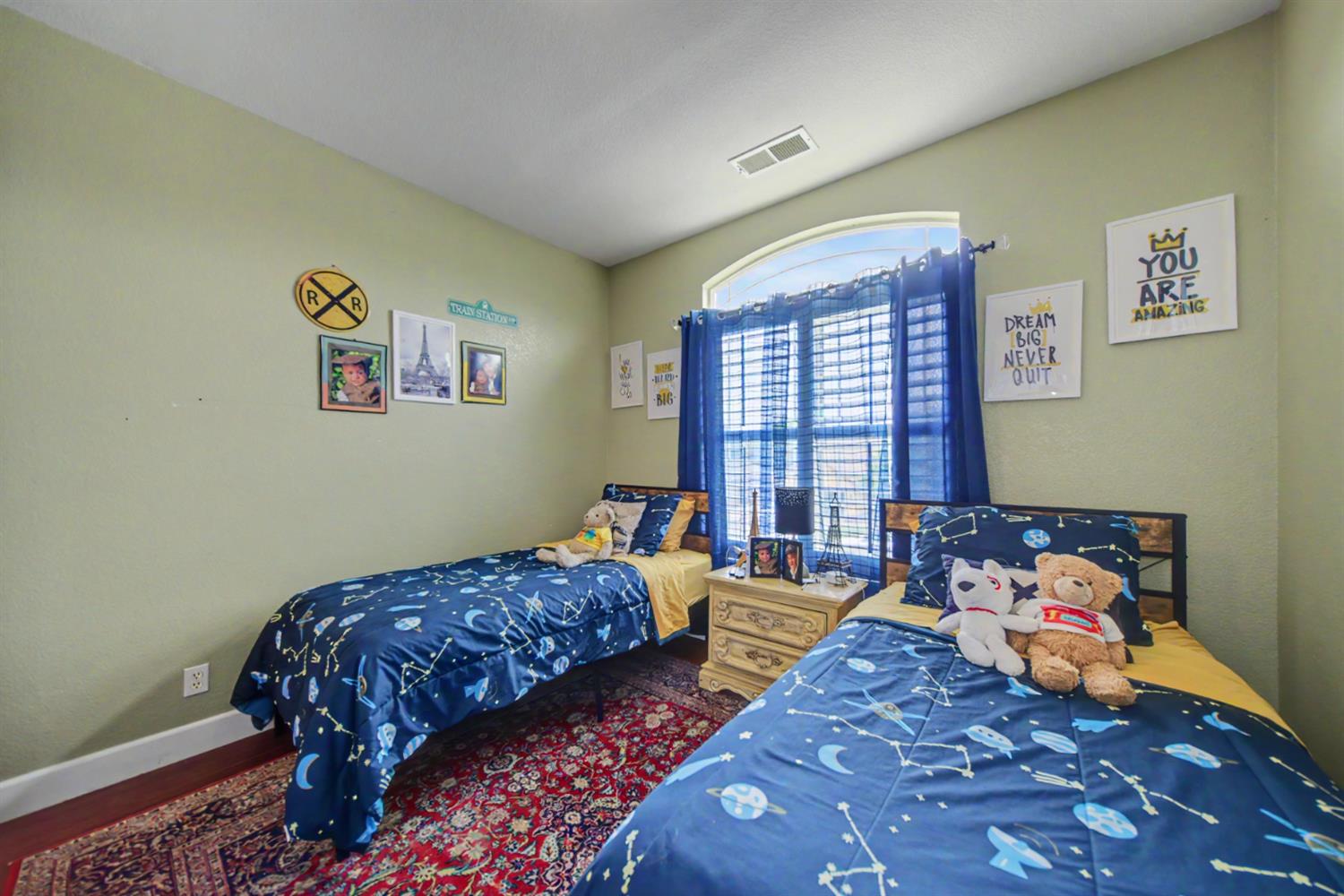 2226 Ryanlee Dr, Riverbank, CA 95367