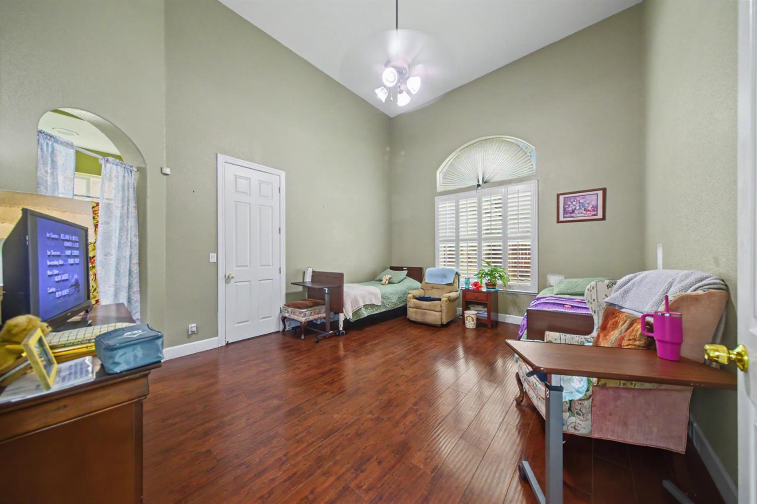 2226 Ryanlee Dr, Riverbank, CA 95367