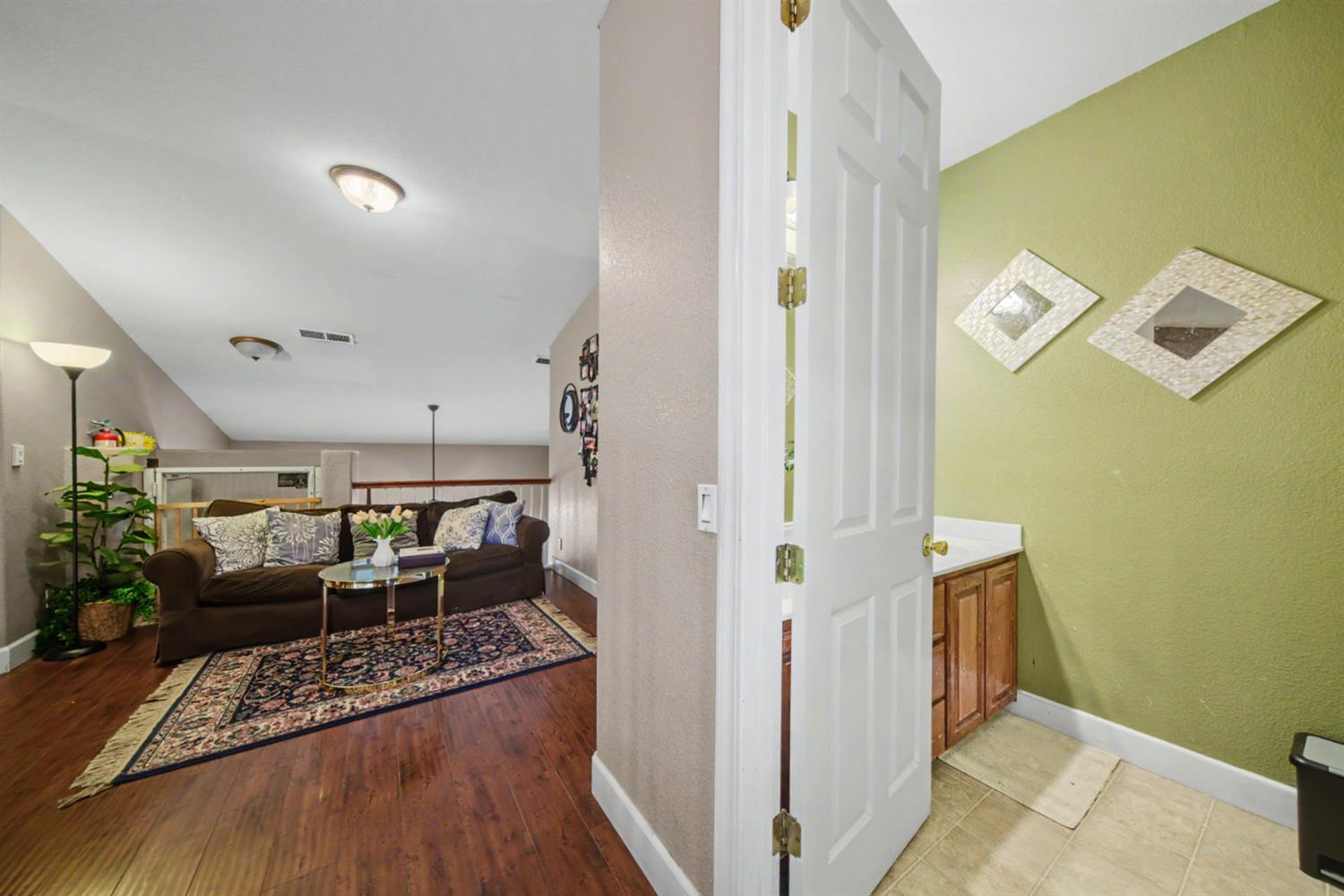 2226 Ryanlee Dr, Riverbank, CA 95367