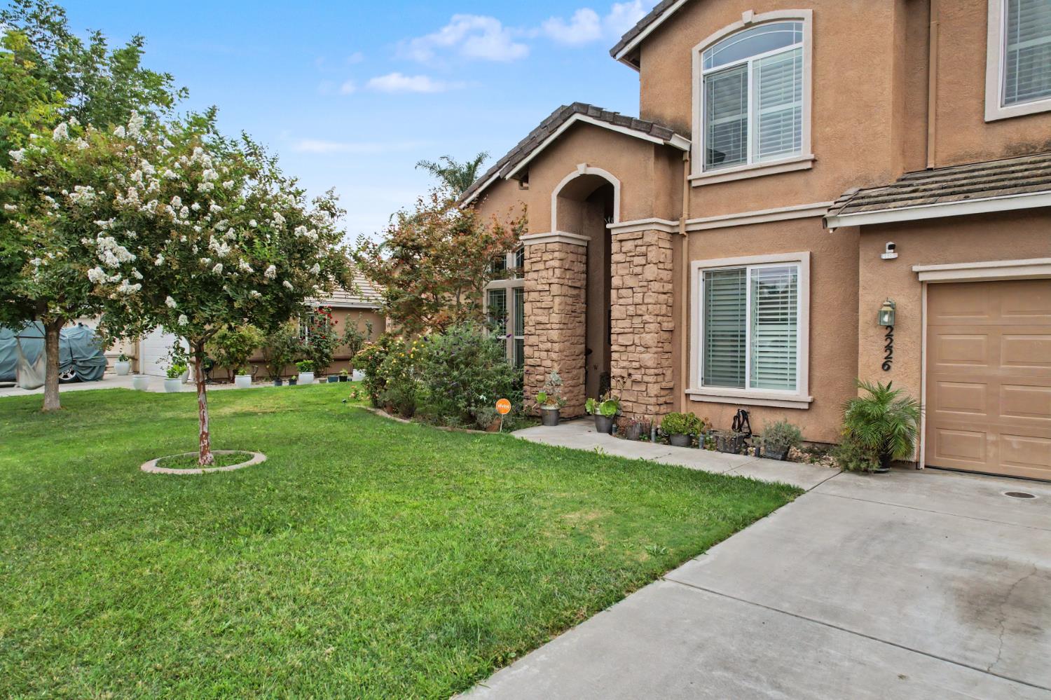2226 Ryanlee Dr, Riverbank, CA 95367