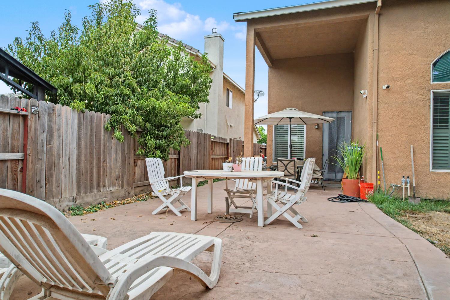 2226 Ryanlee Dr, Riverbank, CA 95367