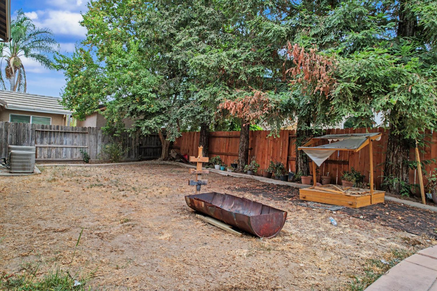 2226 Ryanlee Dr, Riverbank, CA 95367