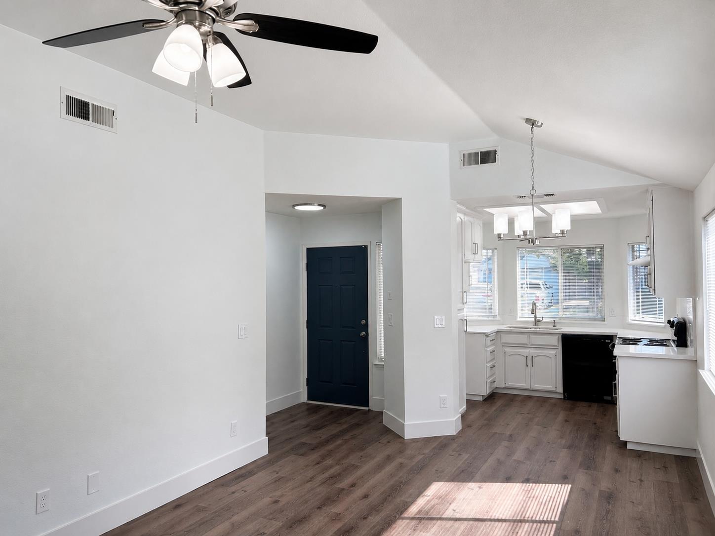 4706 W University Ave, Fresno, CA 93722