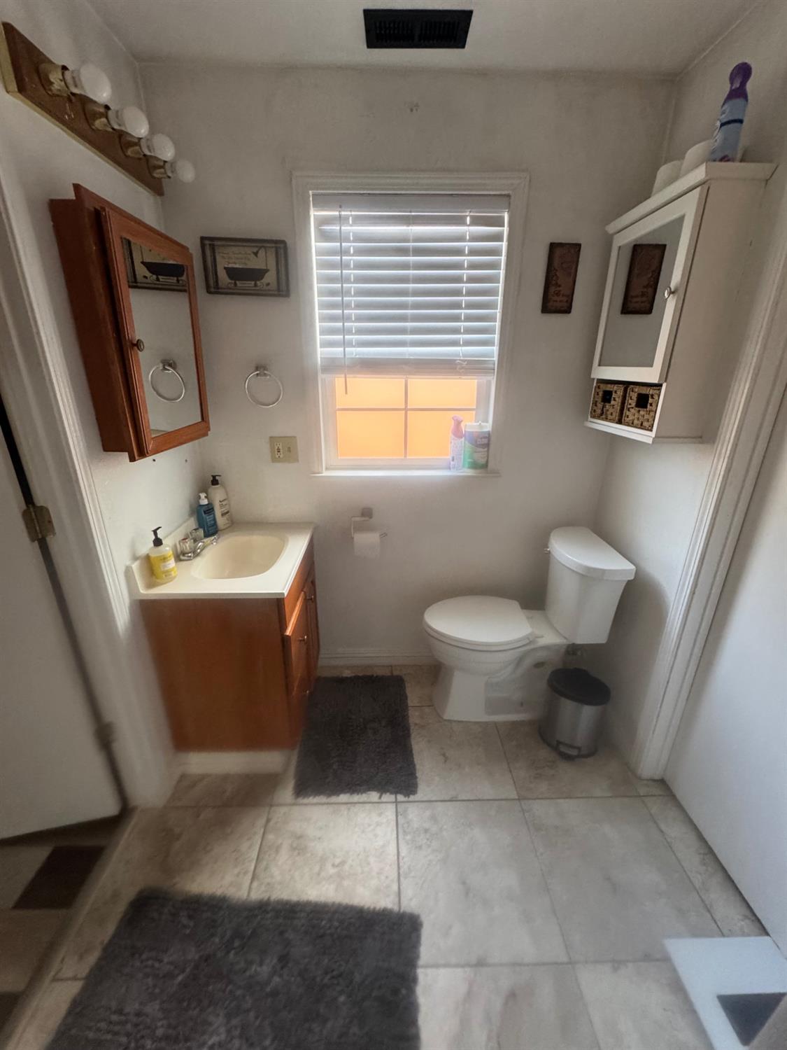 541 High St, Modesto, CA 95354