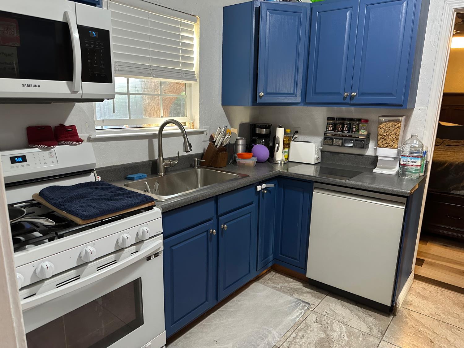 541 High St, Modesto, CA 95354