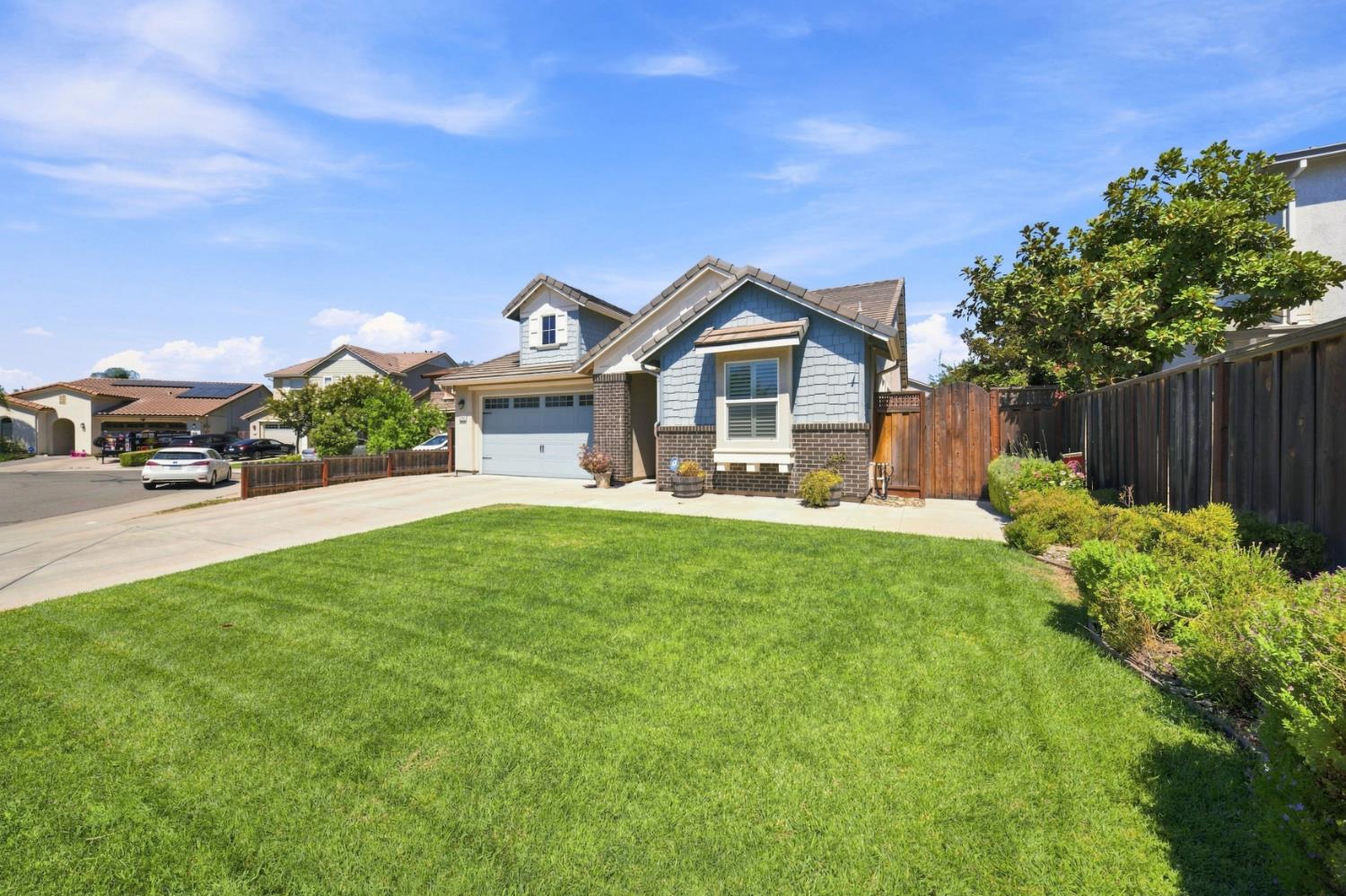 2725 Greenleaf St, Manteca, CA 95337
