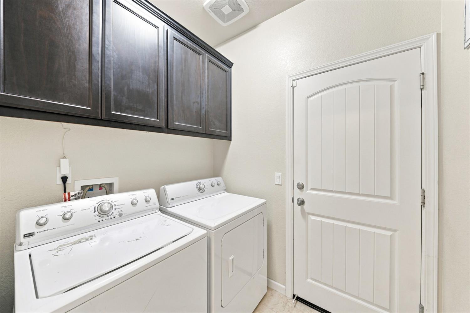 2725 Greenleaf St, Manteca, CA 95337