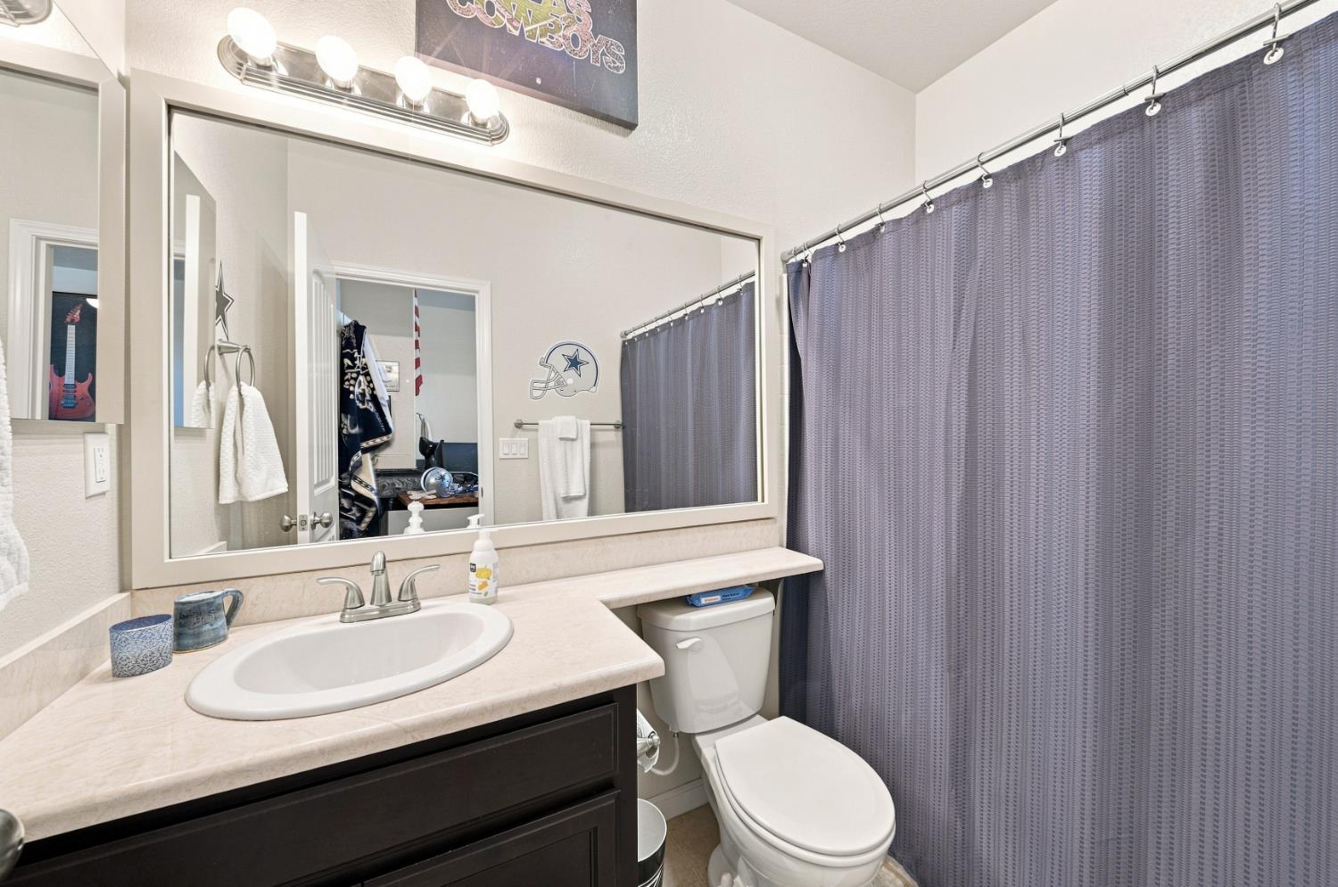 2725 Greenleaf St, Manteca, CA 95337