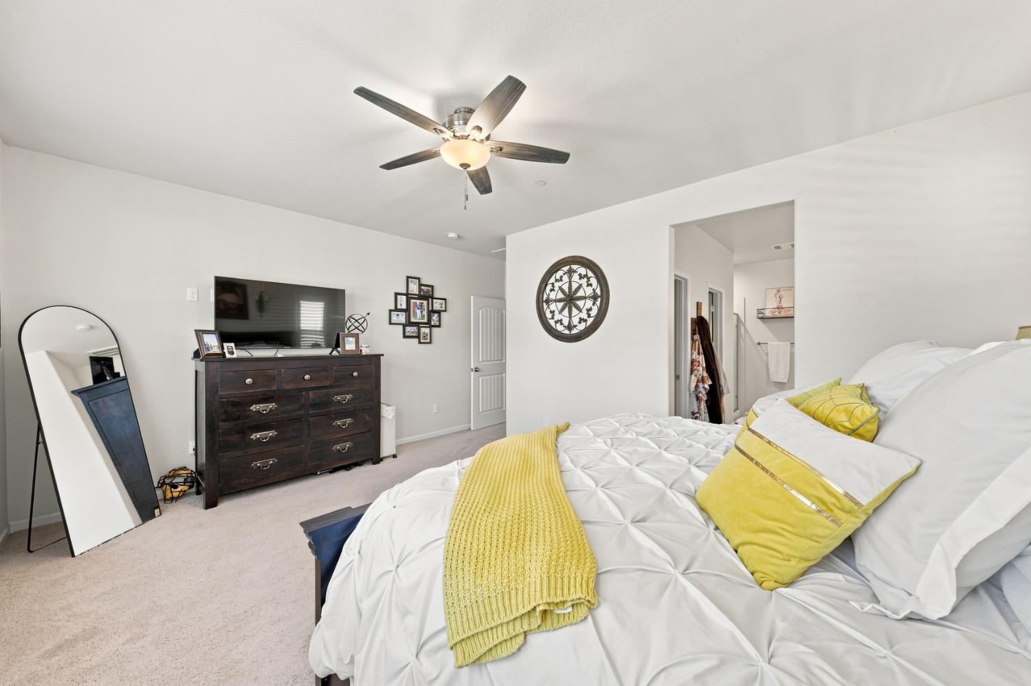 2725 Greenleaf St, Manteca, CA 95337