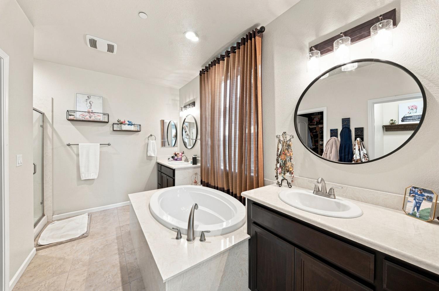 2725 Greenleaf St, Manteca, CA 95337
