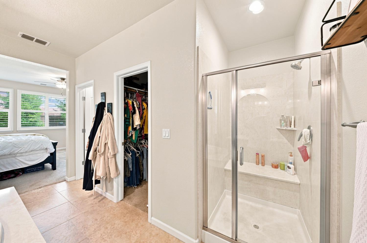 2725 Greenleaf St, Manteca, CA 95337