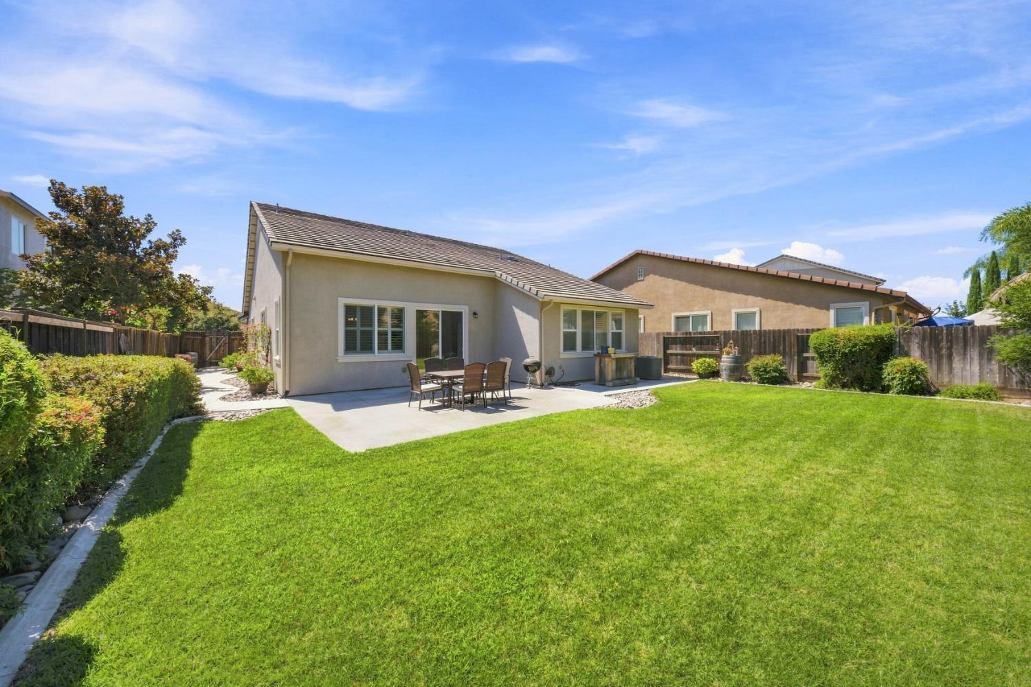 2725 Greenleaf St, Manteca, CA 95337