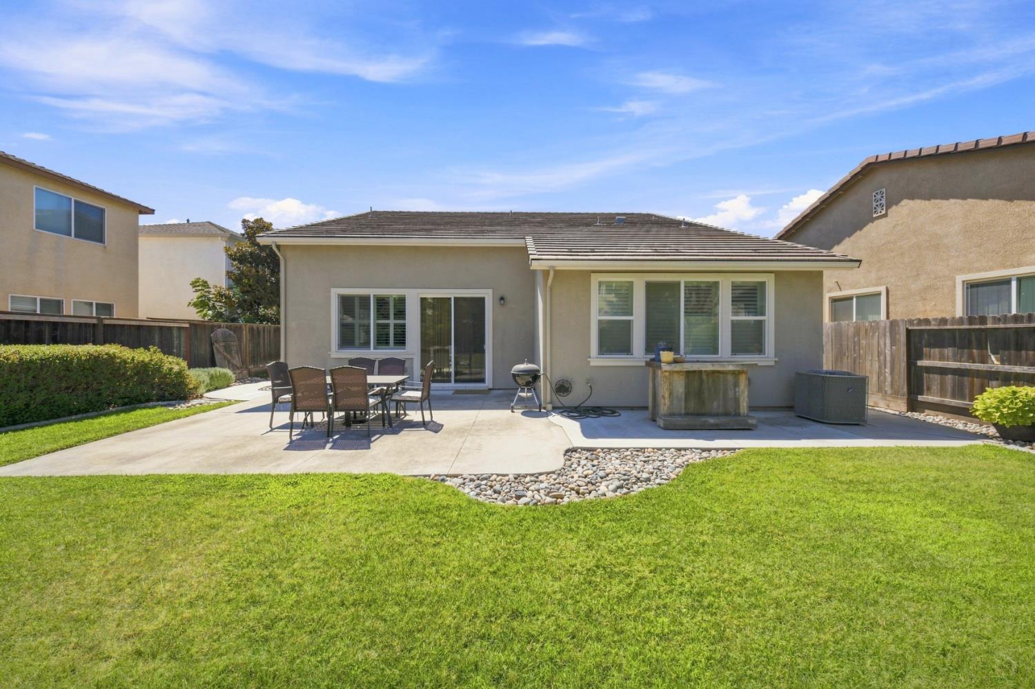 2725 Greenleaf St, Manteca, CA 95337