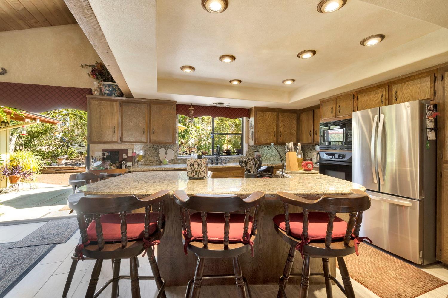 11801 N Mckelvy Ave, Clovis, CA 93619