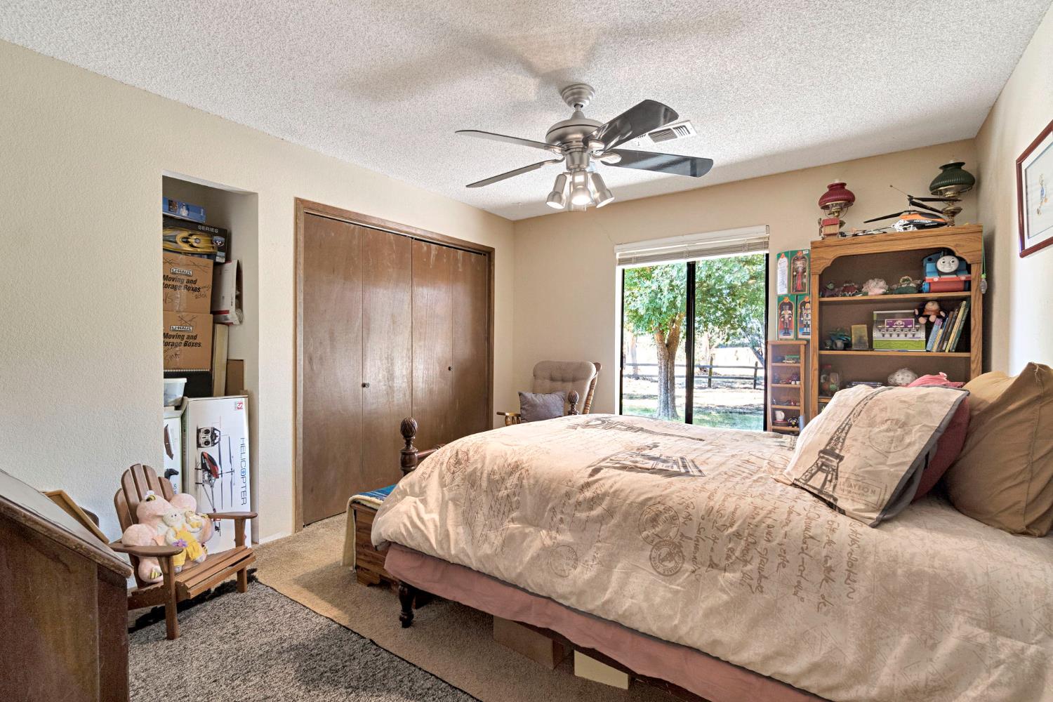 11801 N Mckelvy Ave, Clovis, CA 93619