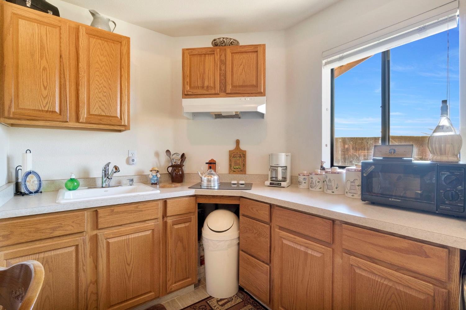 11801 N Mckelvy Ave, Clovis, CA 93619