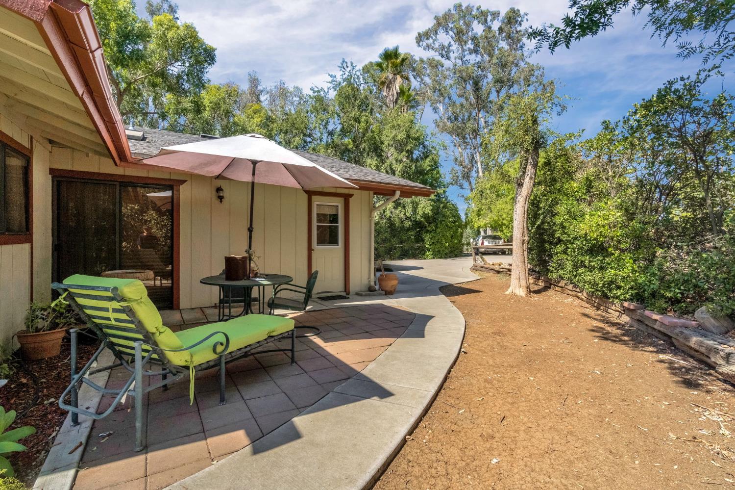 11801 N Mckelvy Ave, Clovis, CA 93619