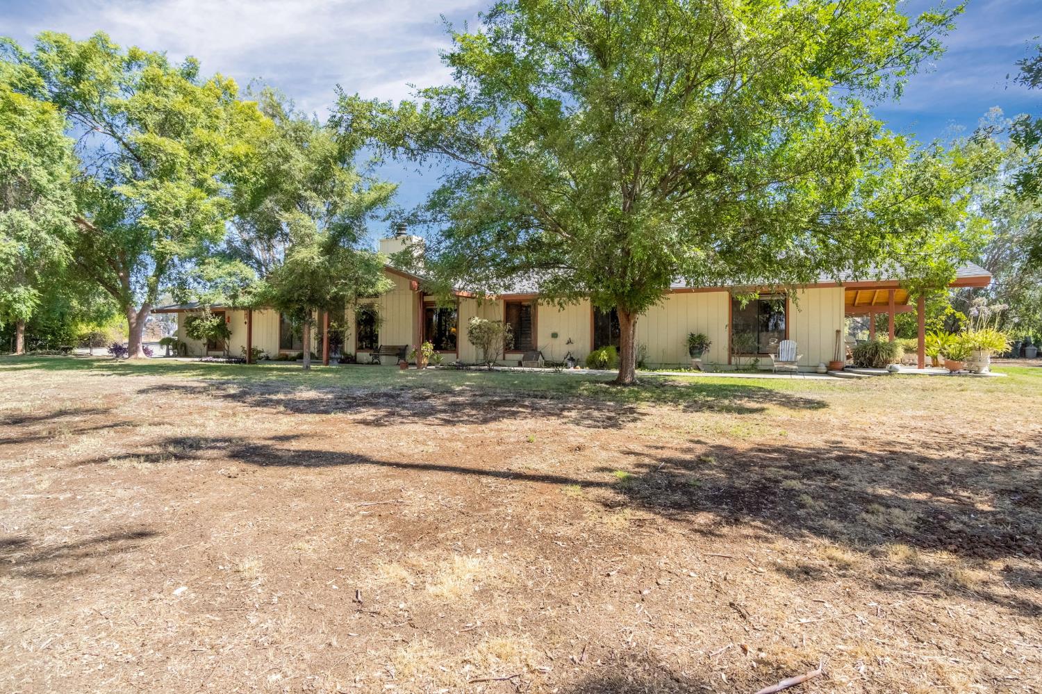 11801 N Mckelvy Ave, Clovis, CA 93619