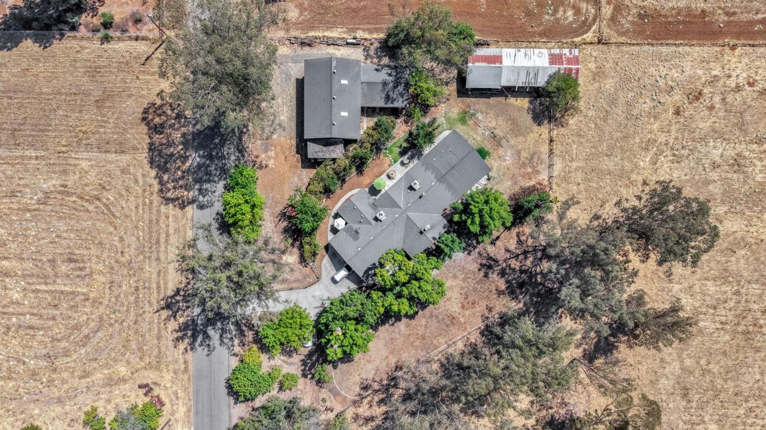 11801 N Mckelvy Ave, Clovis, CA 93619
