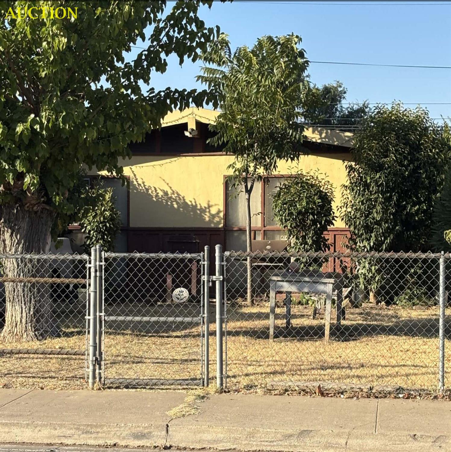 1528 W 9th St, Merced, CA 95341
