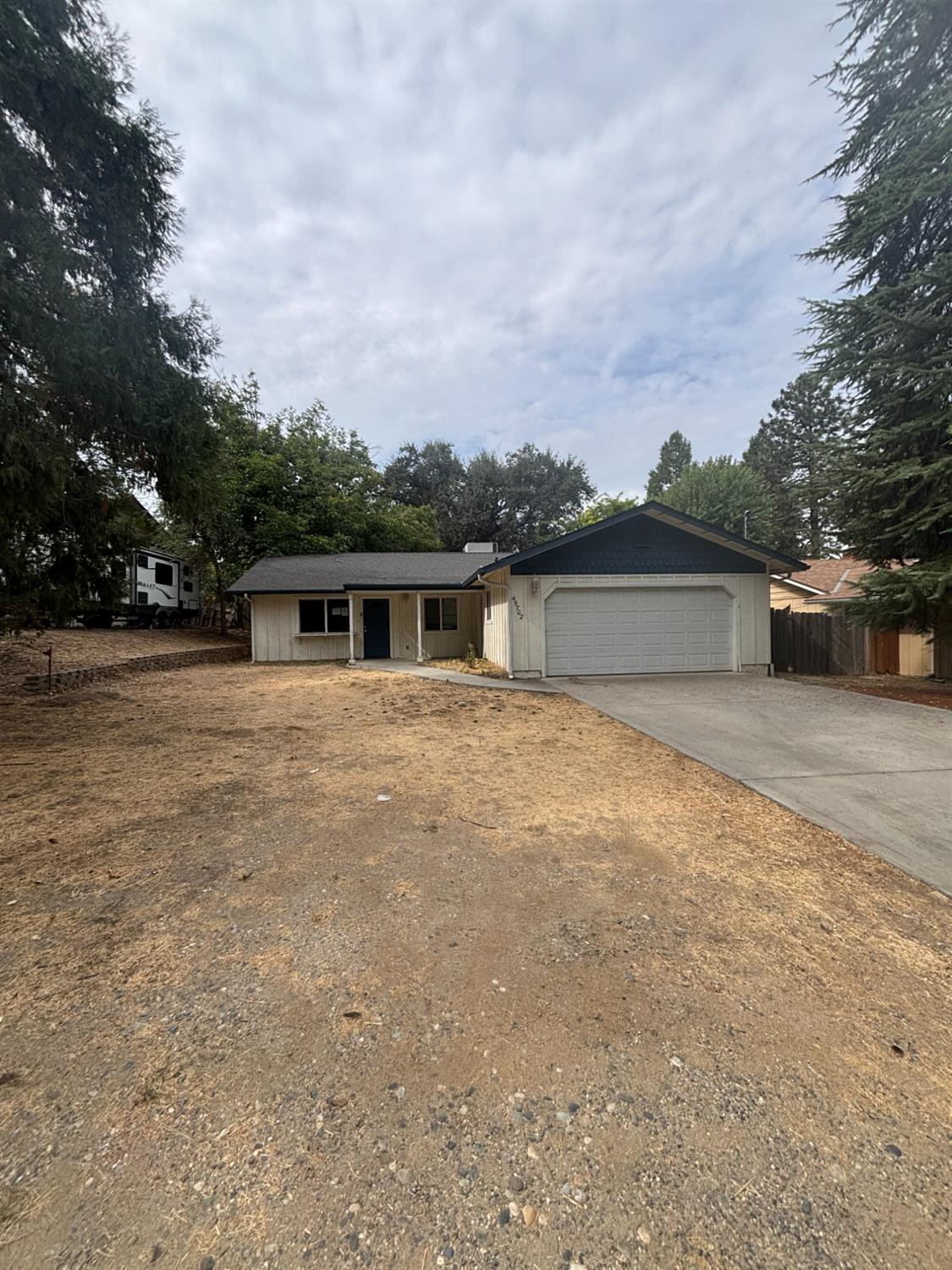 49702 Pierce Dr, Oakhurst, CA 93644