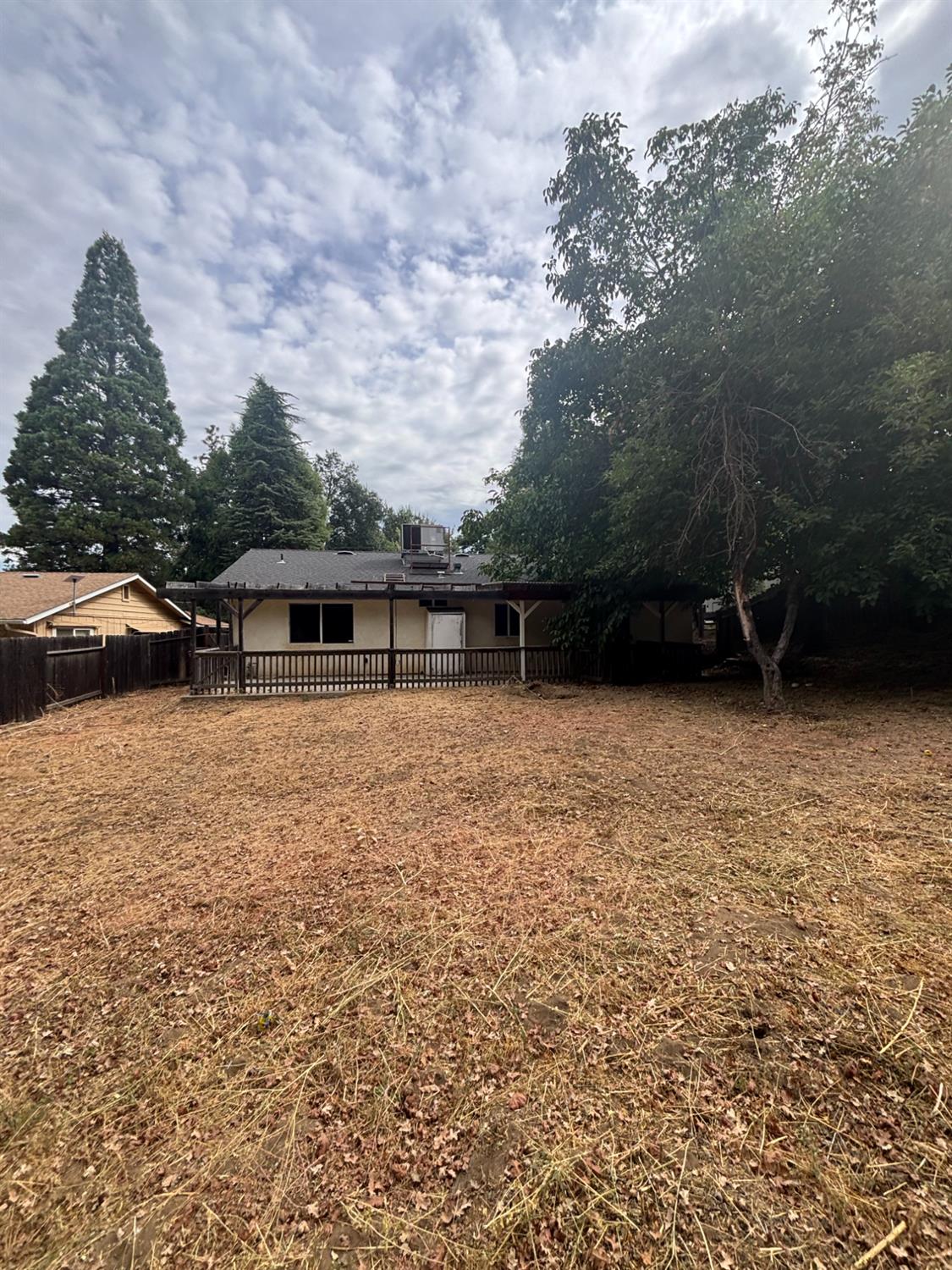 49702 Pierce Dr, Oakhurst, CA 93644