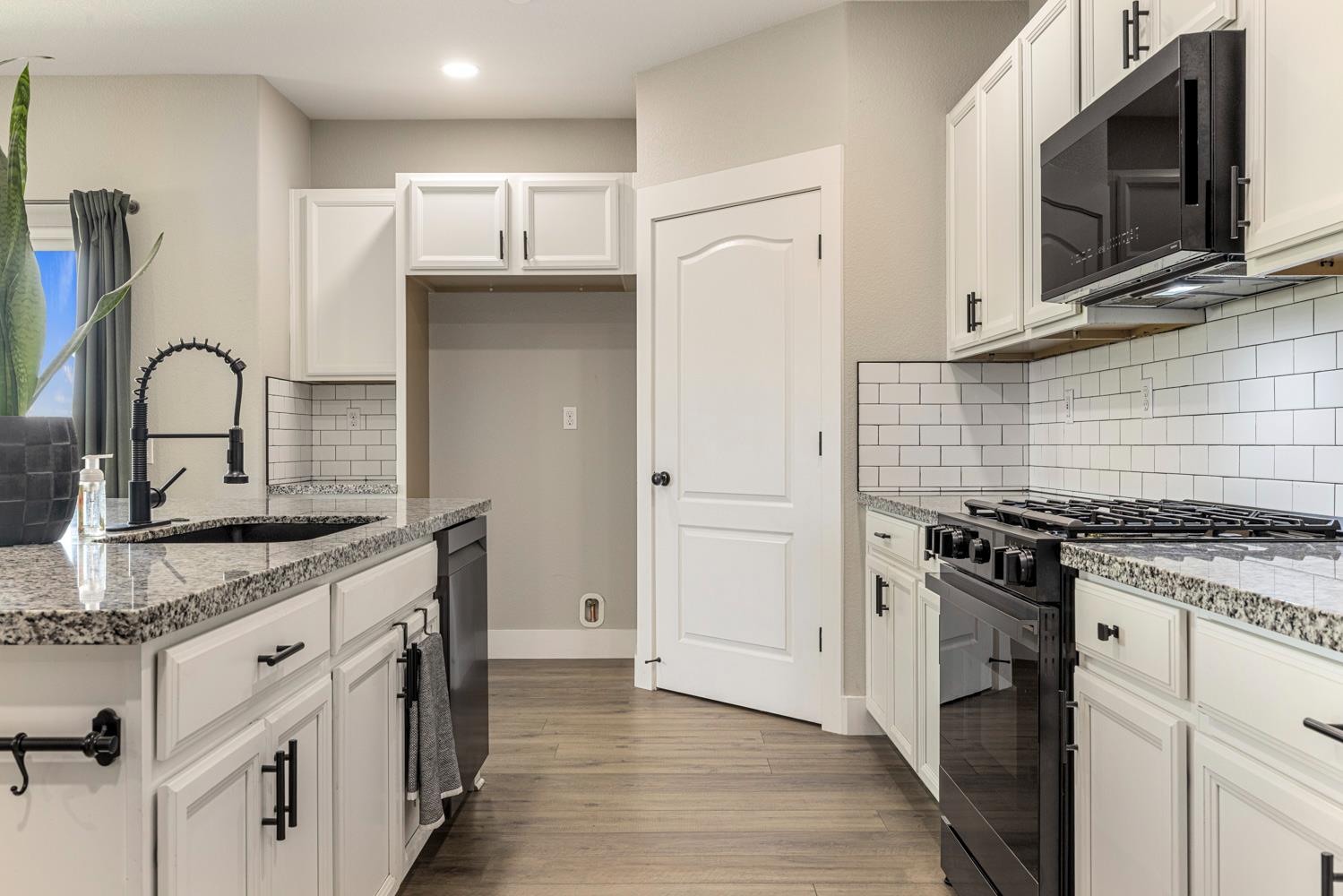 2697 Adams Ln, Manteca, CA 95337