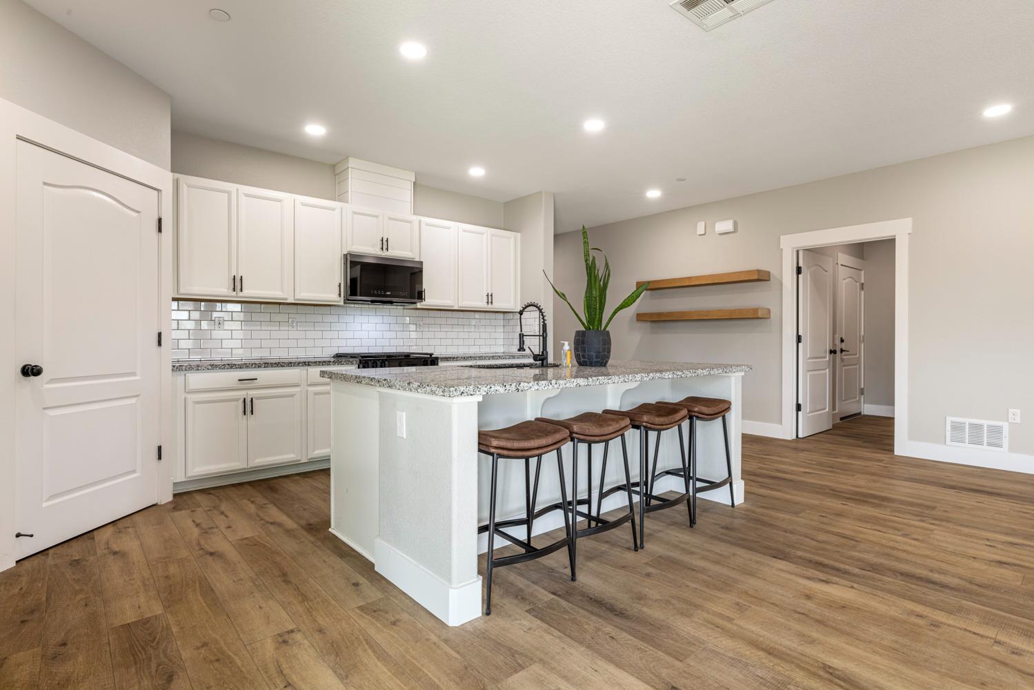 2697 Adams Ln, Manteca, CA 95337