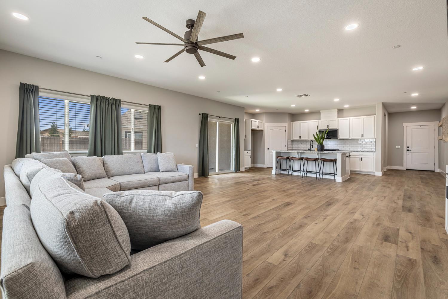 2697 Adams Ln, Manteca, CA 95337