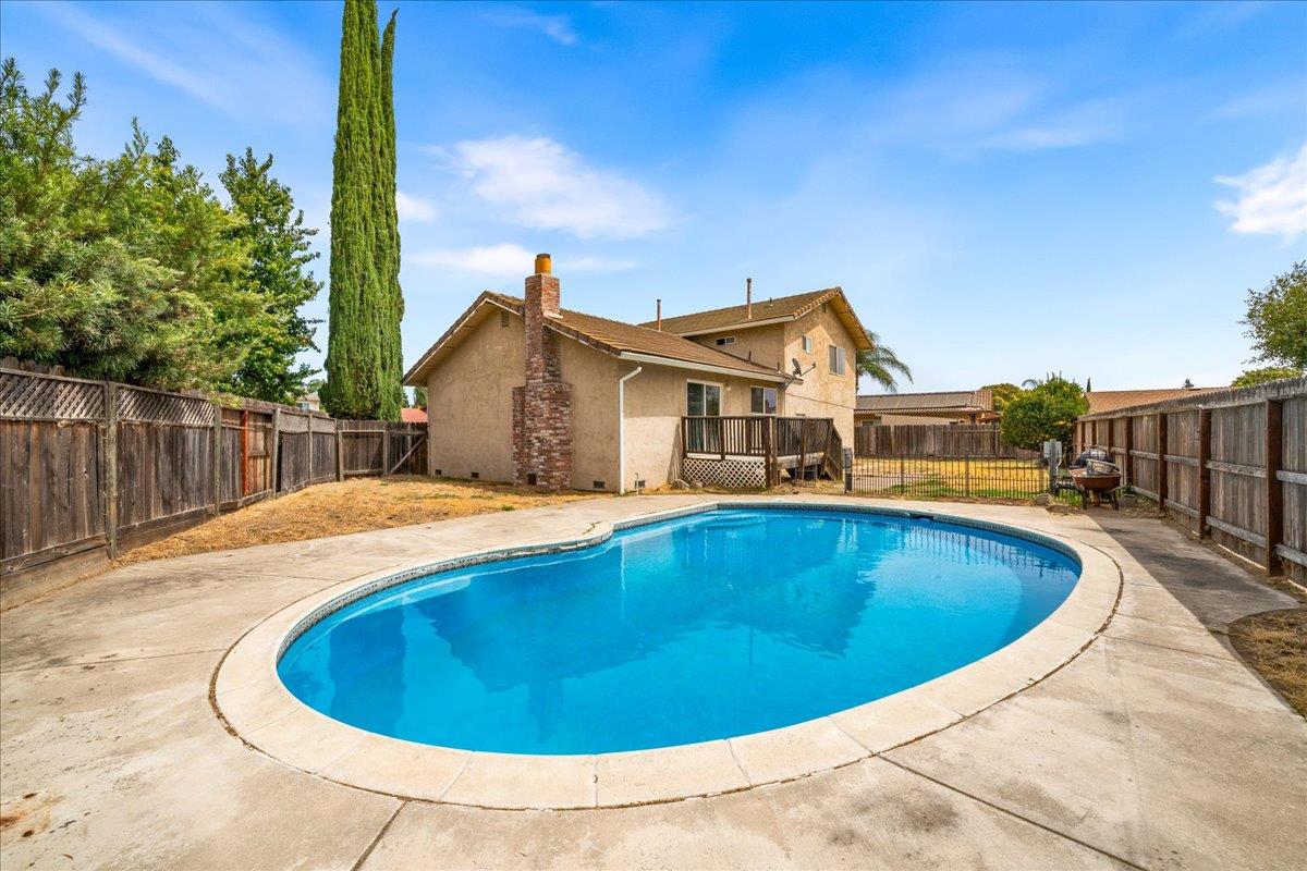 1484 Midland Ct, Manteca, CA 95336