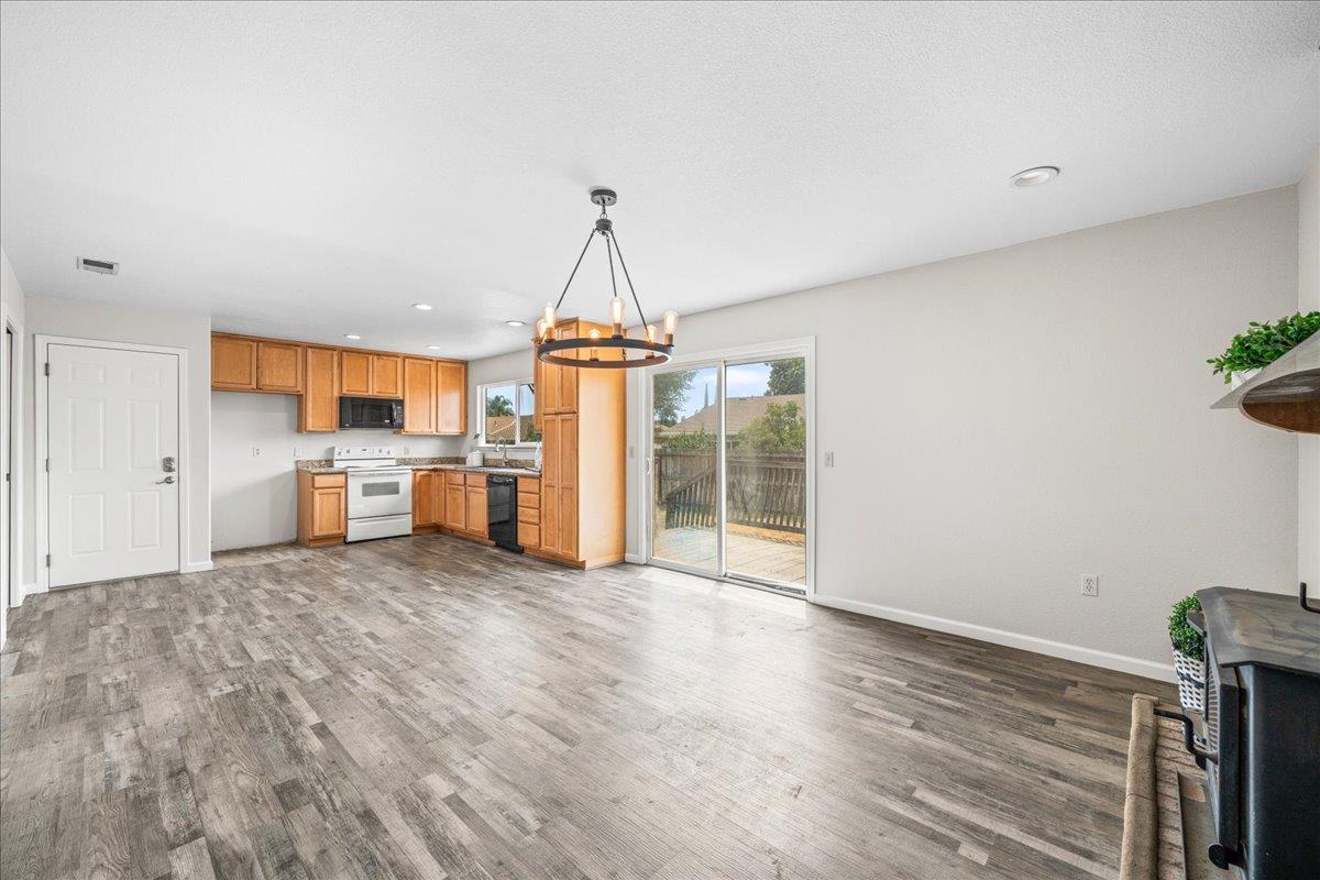 1484 Midland Ct, Manteca, CA 95336