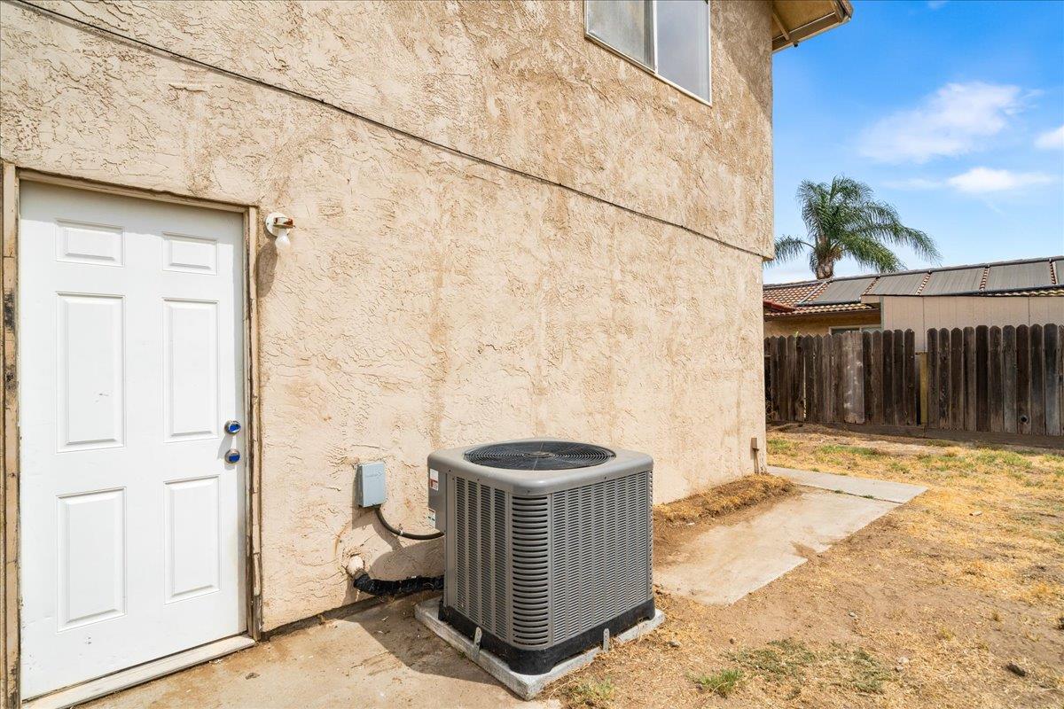 1484 Midland Ct, Manteca, CA 95336