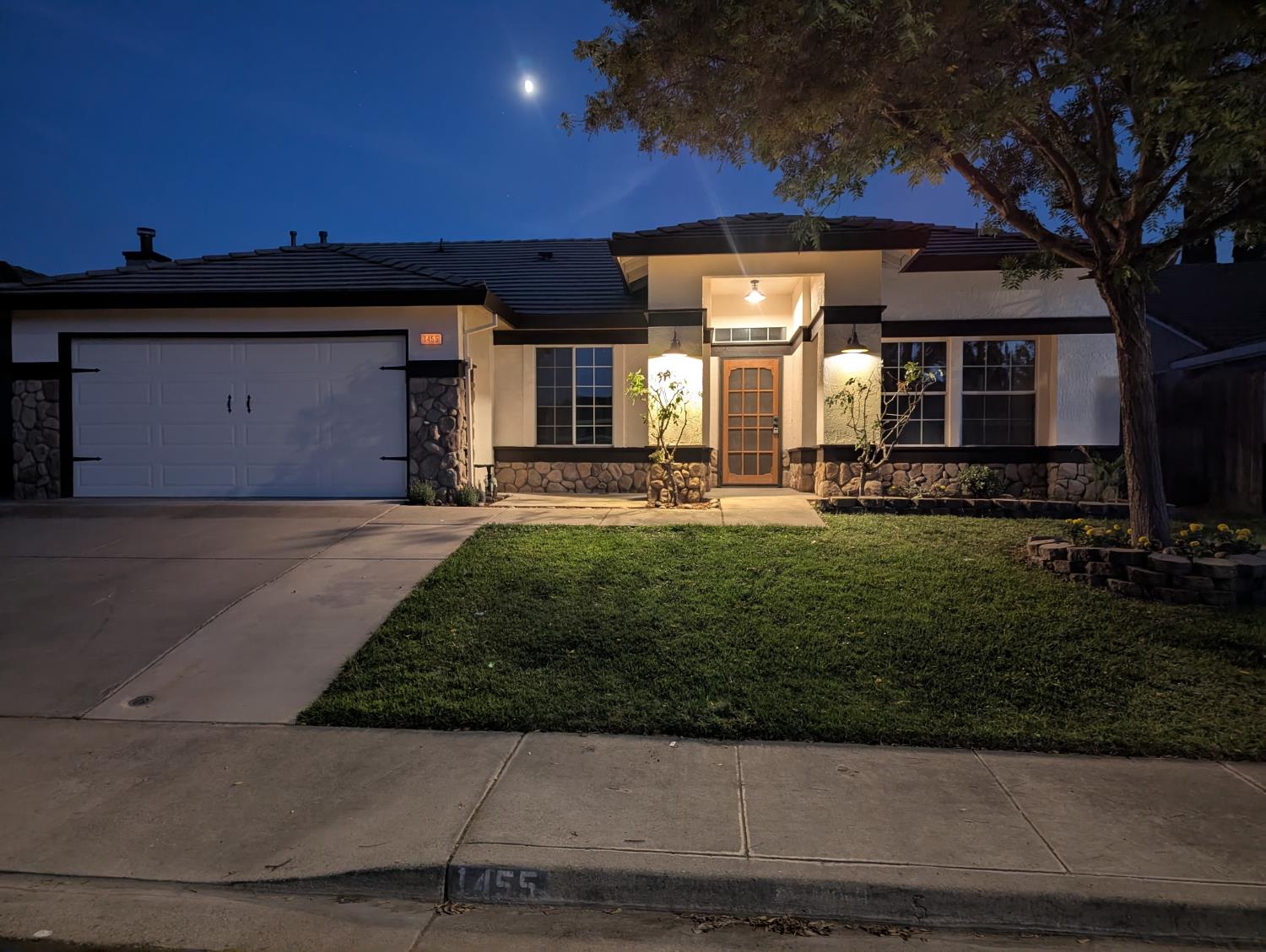 1455 Gold Rush Ct, Oakdale, CA 95361